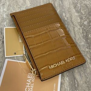MICHAEL KORS JET SET TRAVEL MEDIUM TZ CARD CASE IN DEER CROCODILE 
NWT
